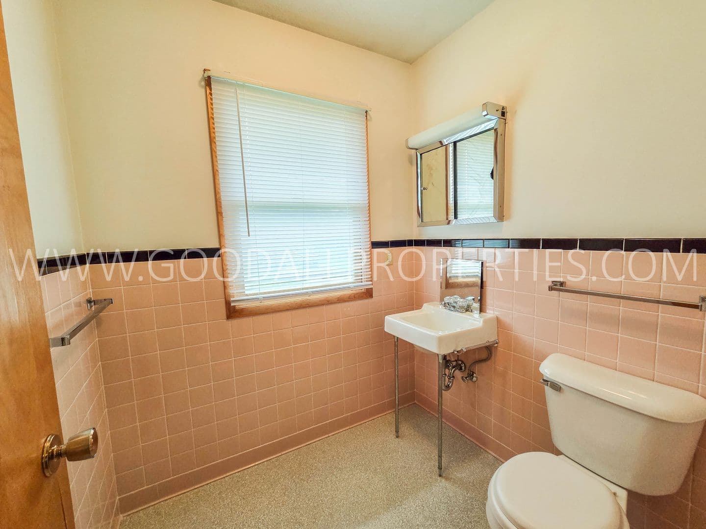 Perry House: 2412 Evelyn Street