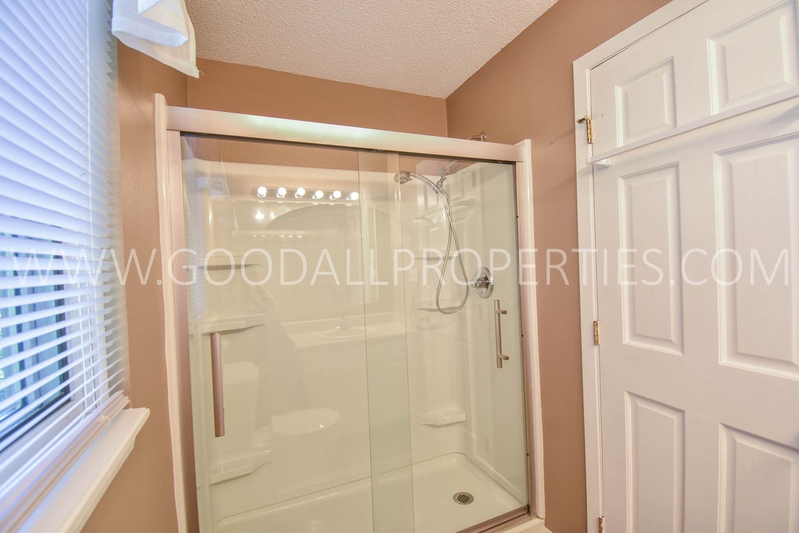 Des Moines Townhome: 6001 Creston Ave Unit 31