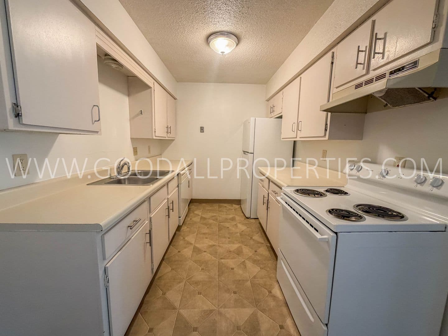 Clive Condo: 9523 University Ave #6