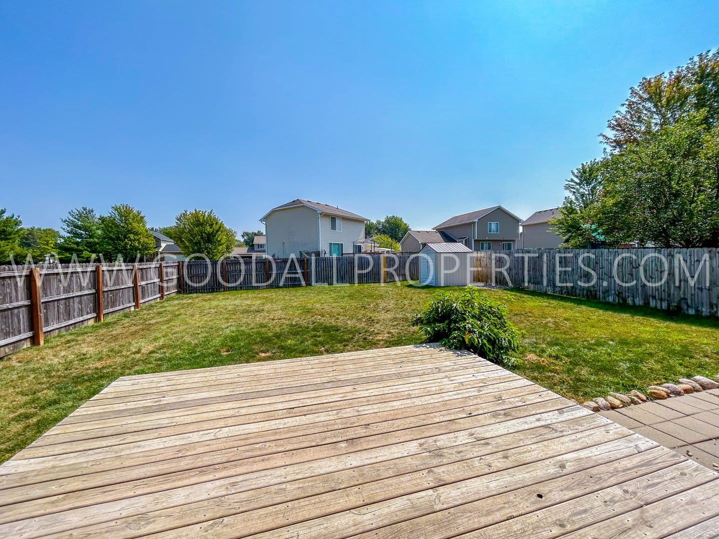 Waukee House: 335 SE Carefree Lane