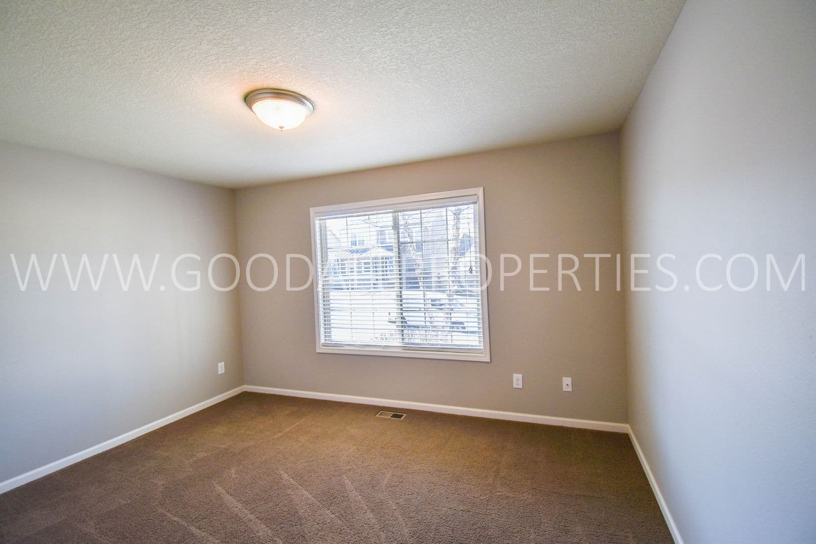 Waukee Townhome: 1255 SE Waddell Way