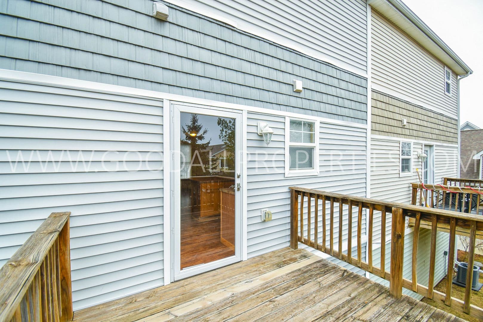 Urbandale Townhome: 15404 Townsend Avenue