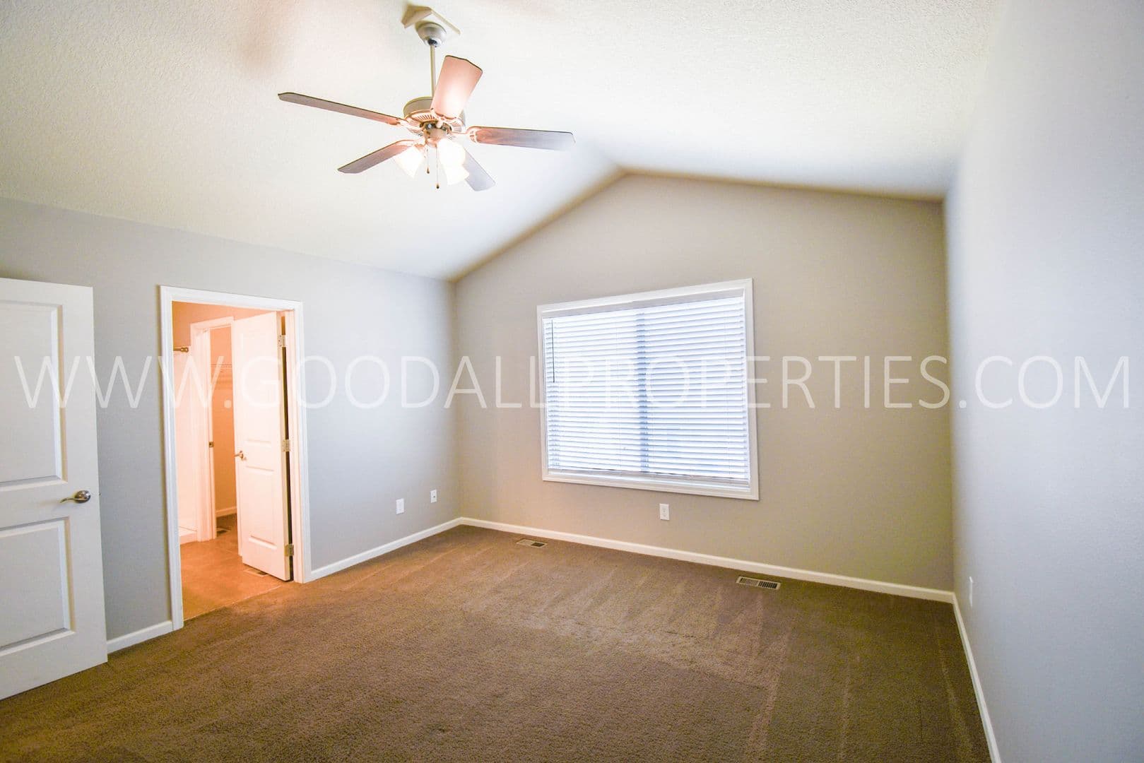 Waukee Townhome: 1255 SE Waddell Way