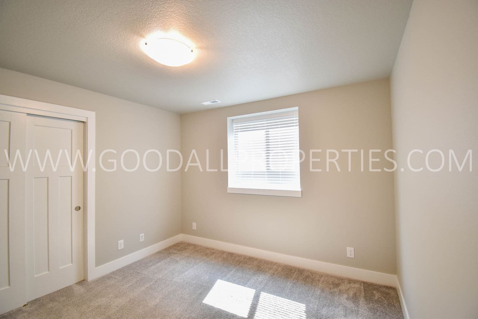 Waukee House: 342 N Warrior Lane
