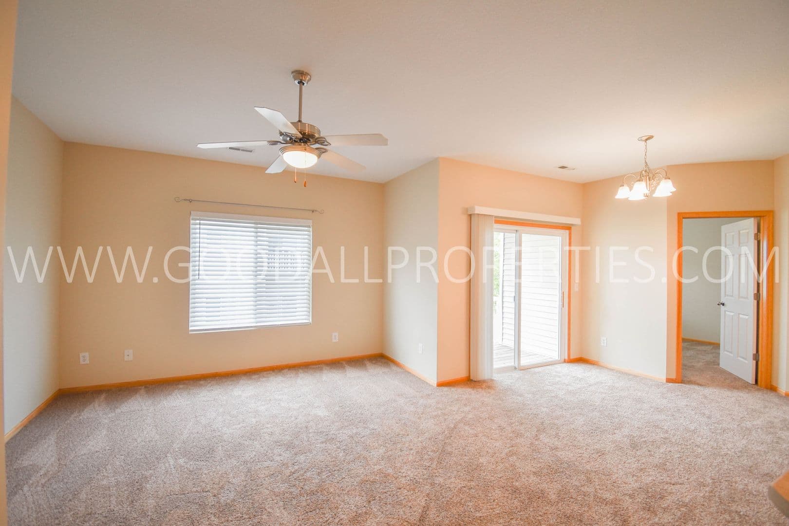 Johnston Condo: 10320 Norfolk Dr #4