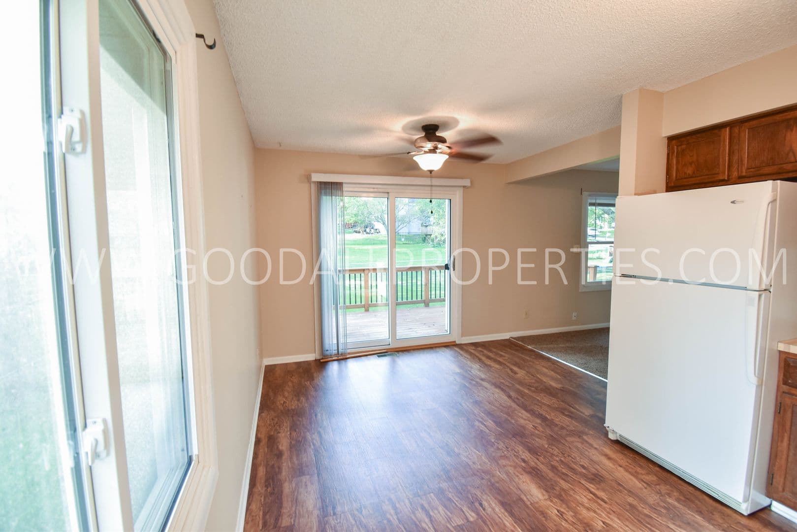 Urbandale House: 9312 Monroe Court