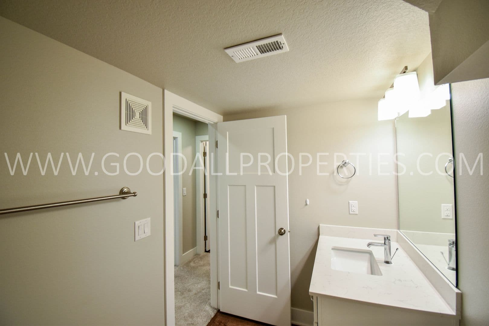 Waukee House: 342 N Warrior Lane