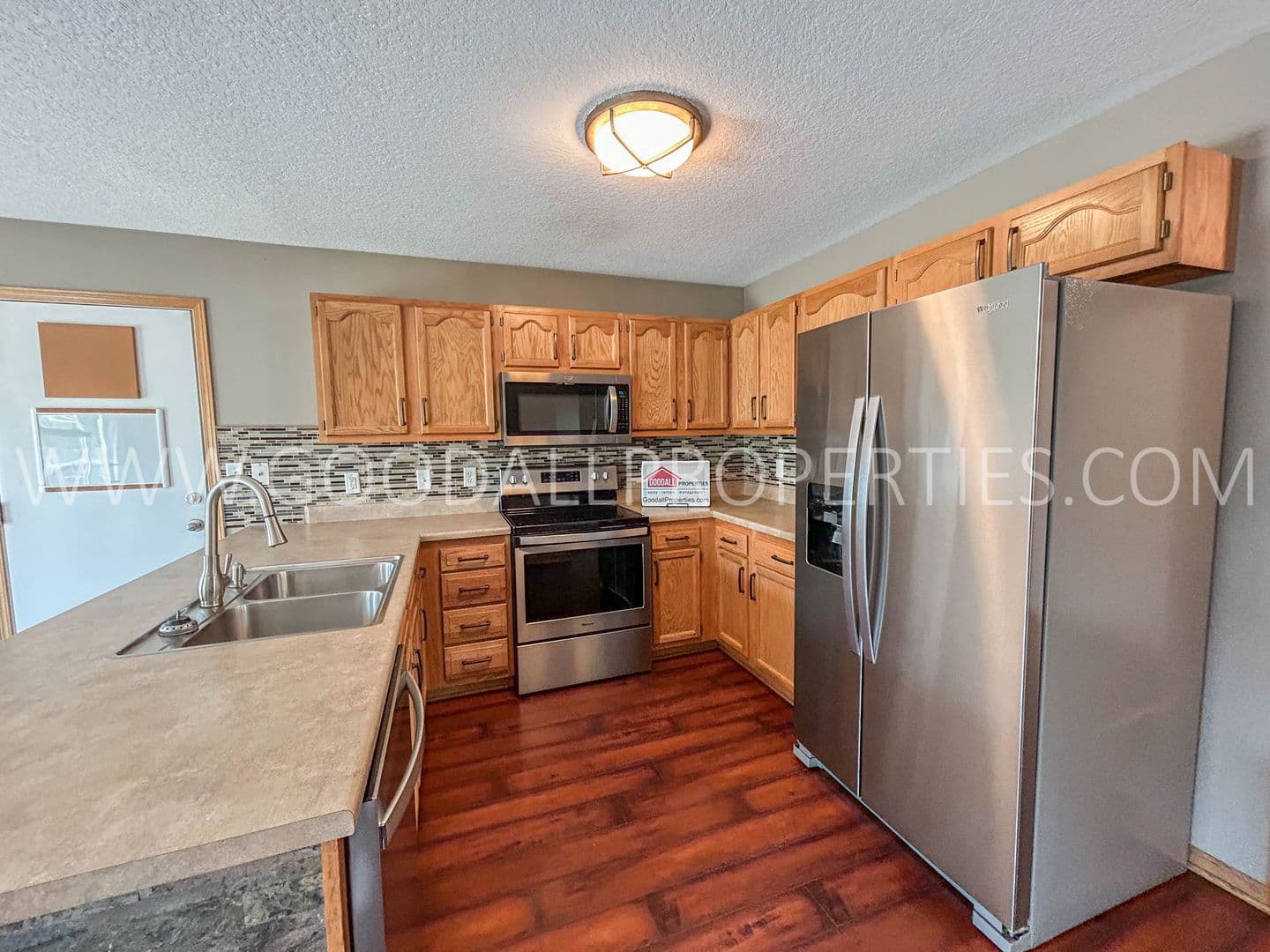 Waukee House: 335 SE Carefree Lane