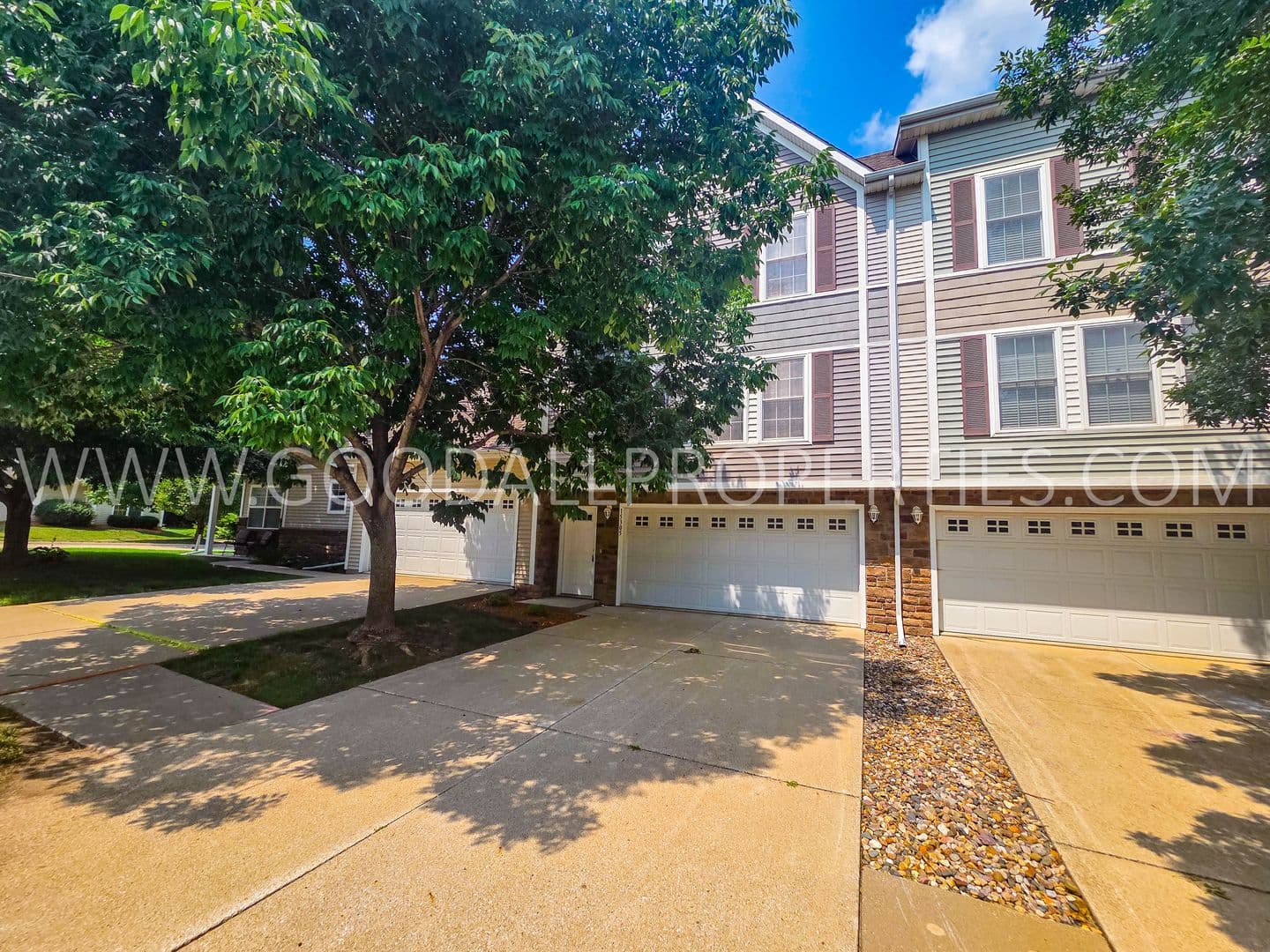 Urbandale Townhome: 15305 Townsend Avenue
