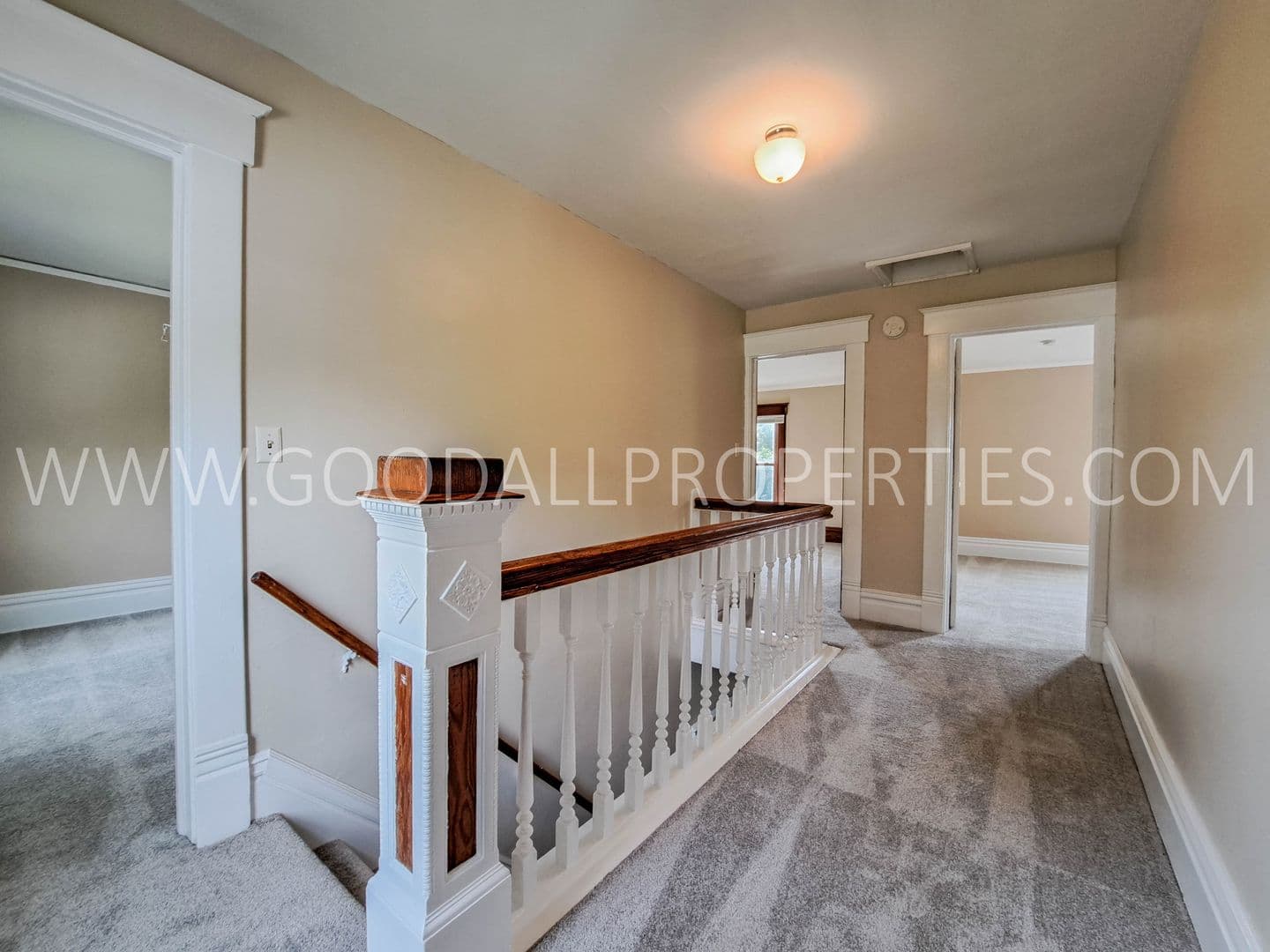 De Soto House: 201 Locust Street
