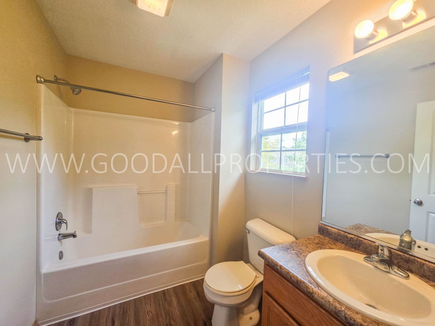 Urbandale Townhome: 15305 Townsend Avenue
