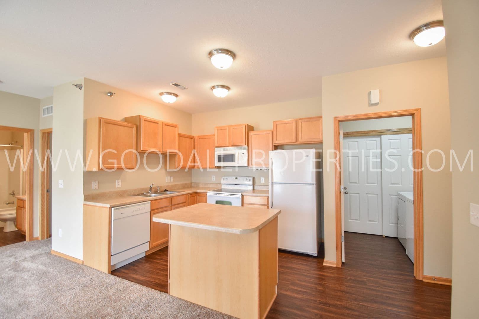 Johnston Condo: 10320 Norfolk Dr #4