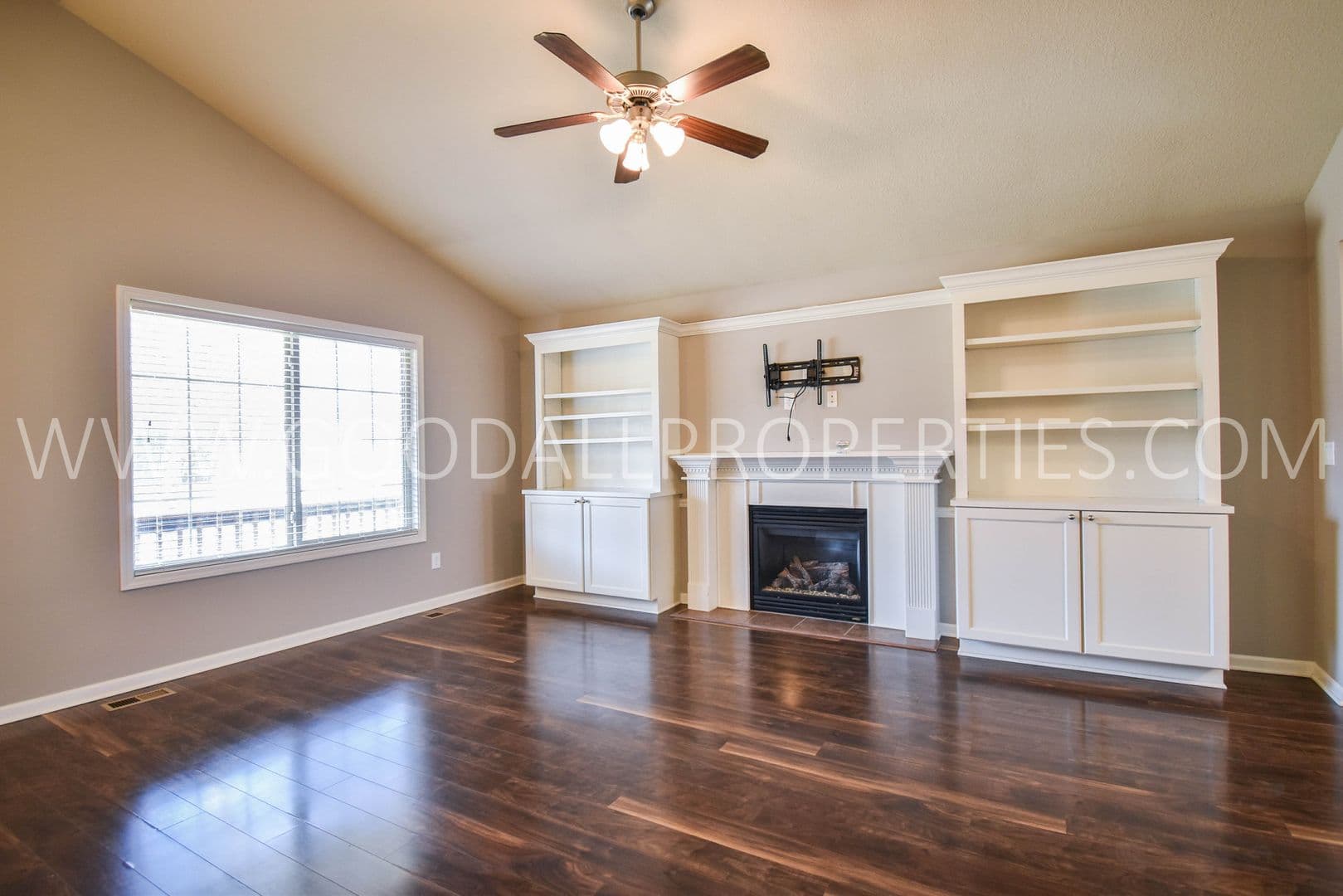 Waukee Townhome: 1255 SE Waddell Way