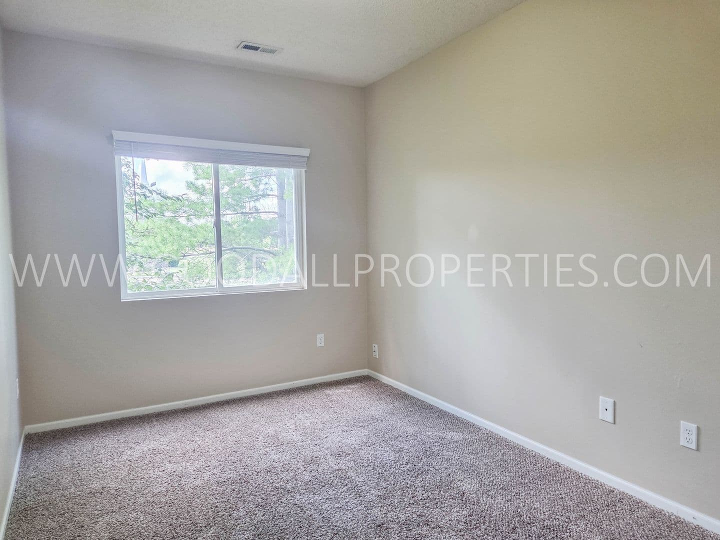 Waukee Condo: 1760 SE LA Grant Pkwy #44
