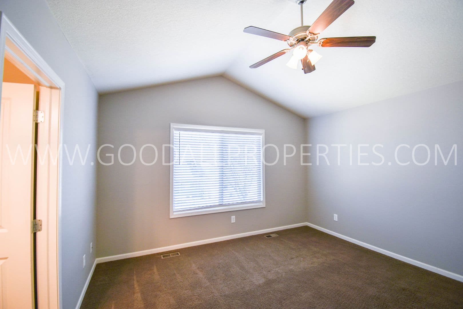 Waukee Townhome: 1255 SE Waddell Way