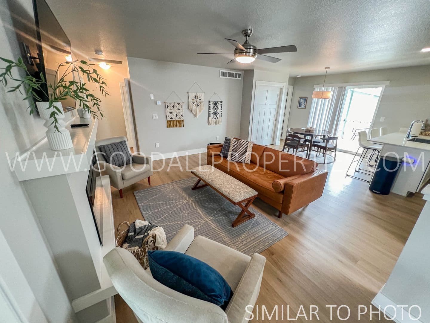 Ankeny House: 610 NE Hunter Drive
