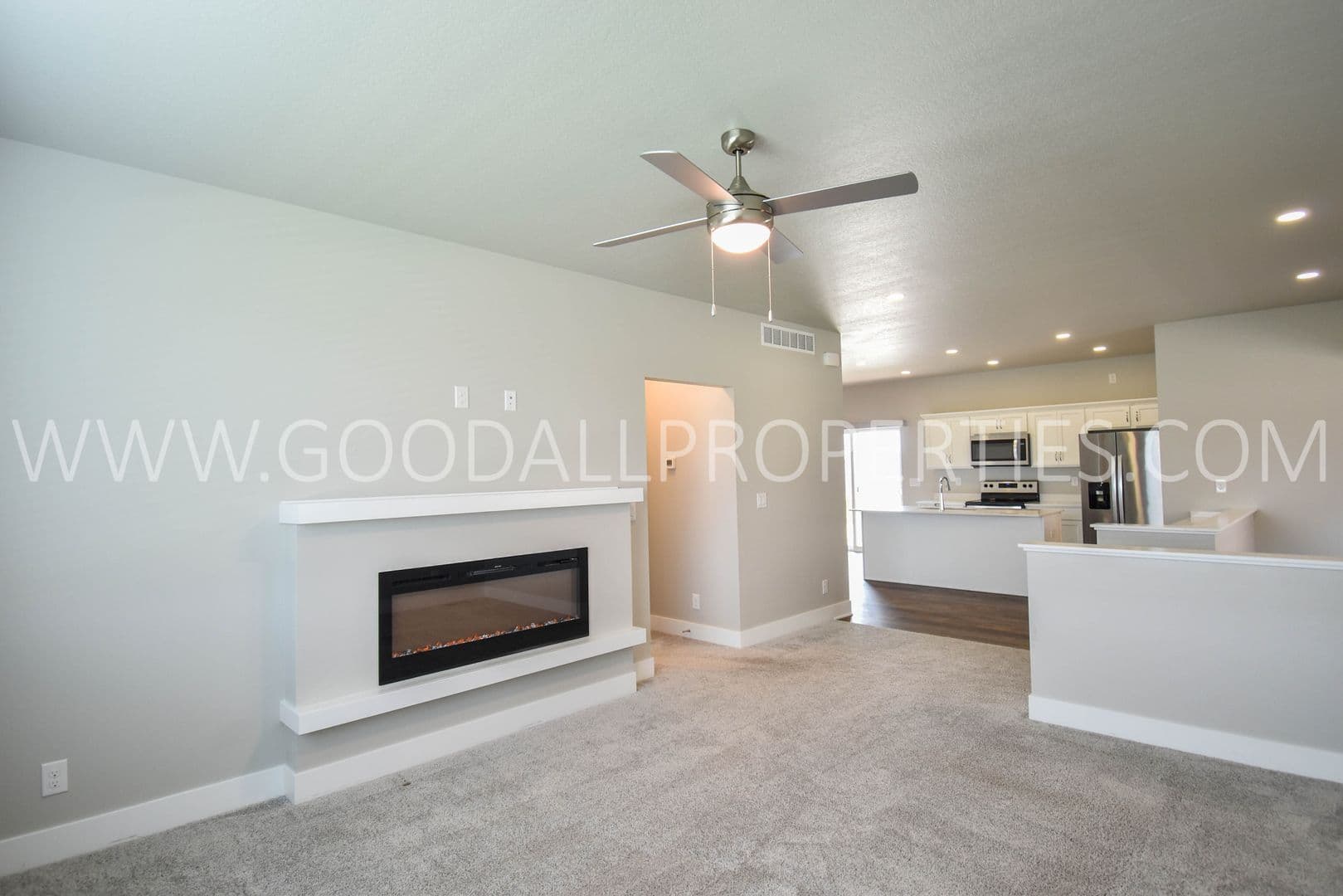Waukee House: 342 N Warrior Lane