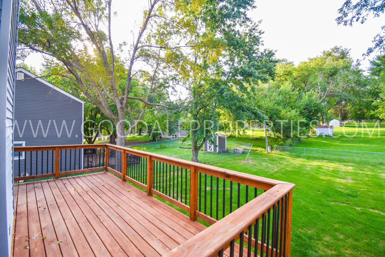 Urbandale House: 9312 Monroe Court