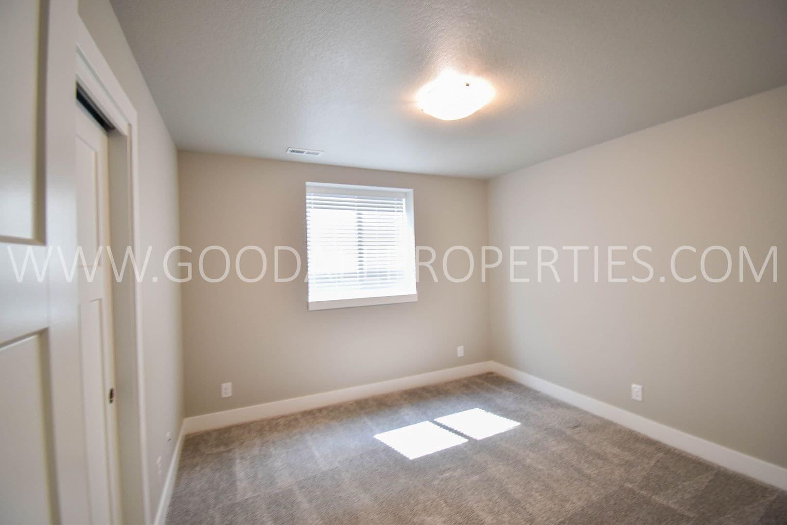 Waukee House: 342 N Warrior Lane