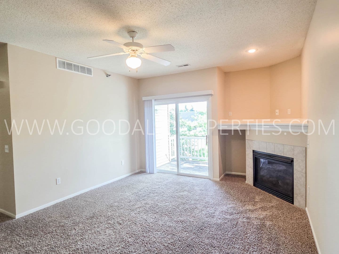 Waukee Condo: 1760 SE LA Grant Pkwy #44