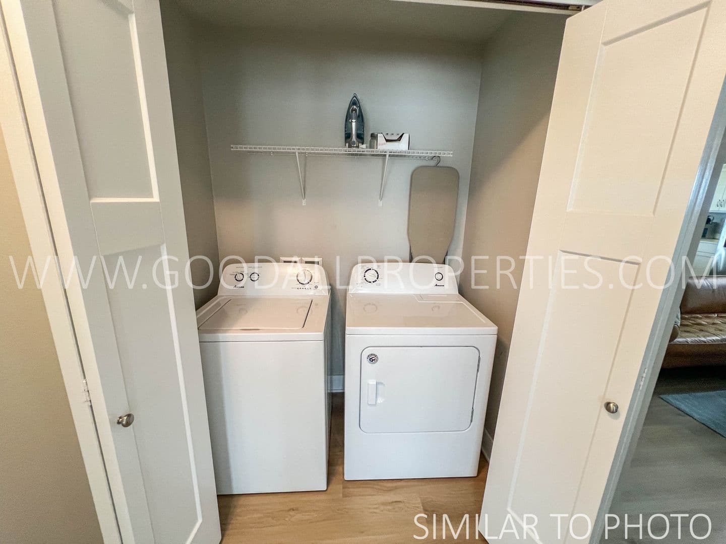 Ankeny House: 610 NE Hunter Drive