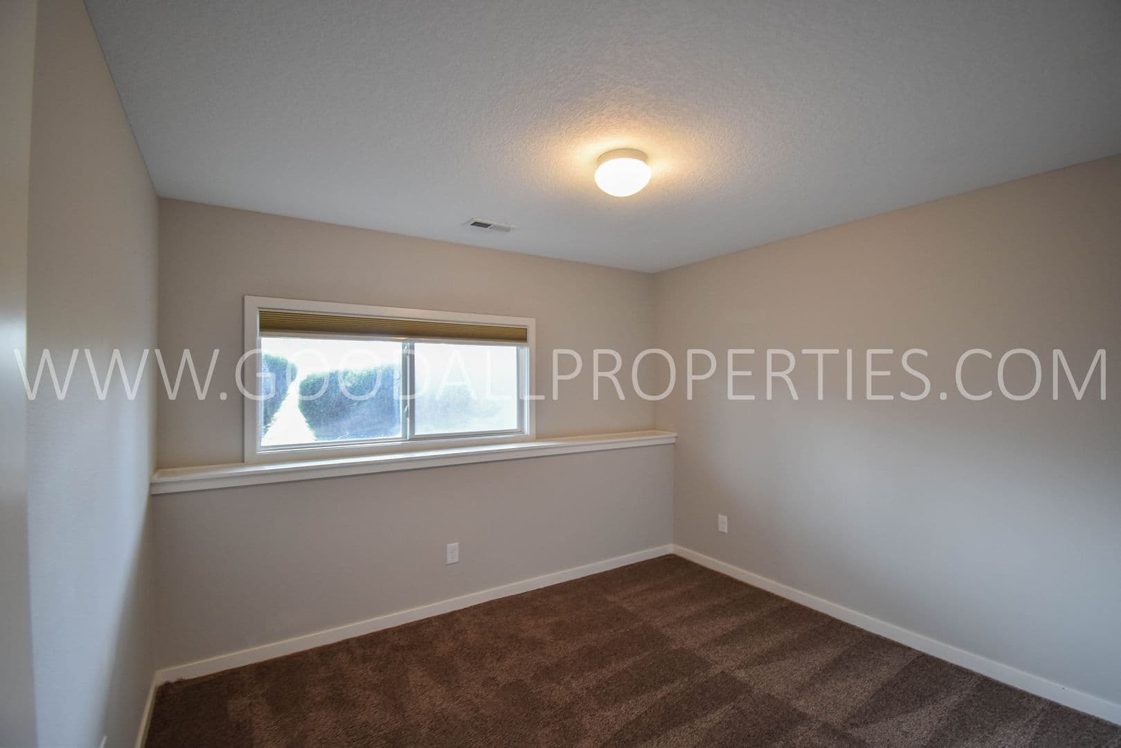 West Des Moines Townhome: 7890 Cottonwood Lane