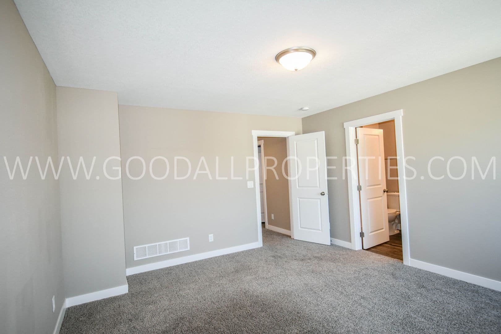 De Soto House: 1007 Warren St