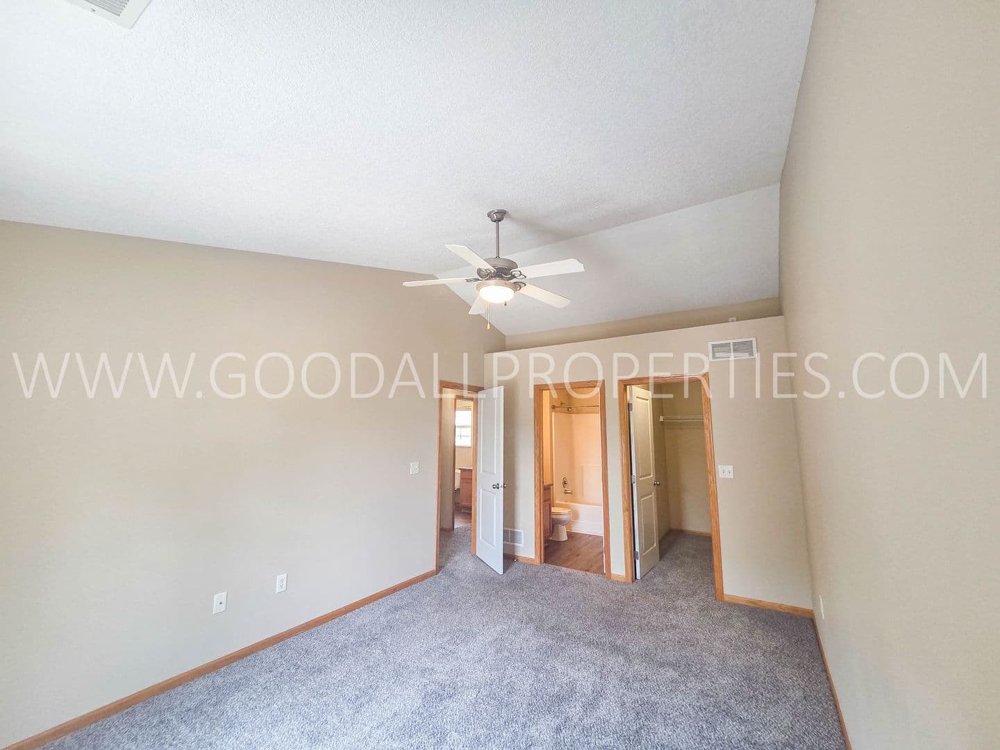 Urbandale Townhome: 15305 Townsend Avenue