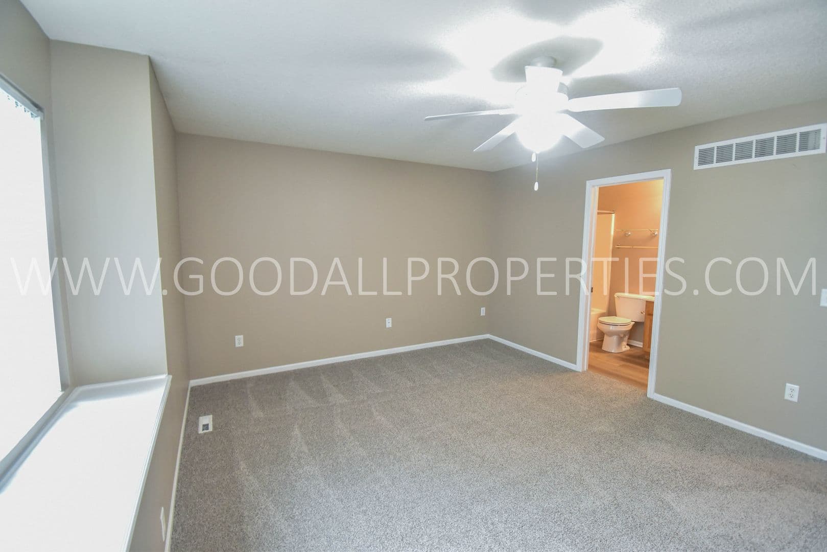 West Des Moines Townhome: 8601 Westown Pkwy #12104