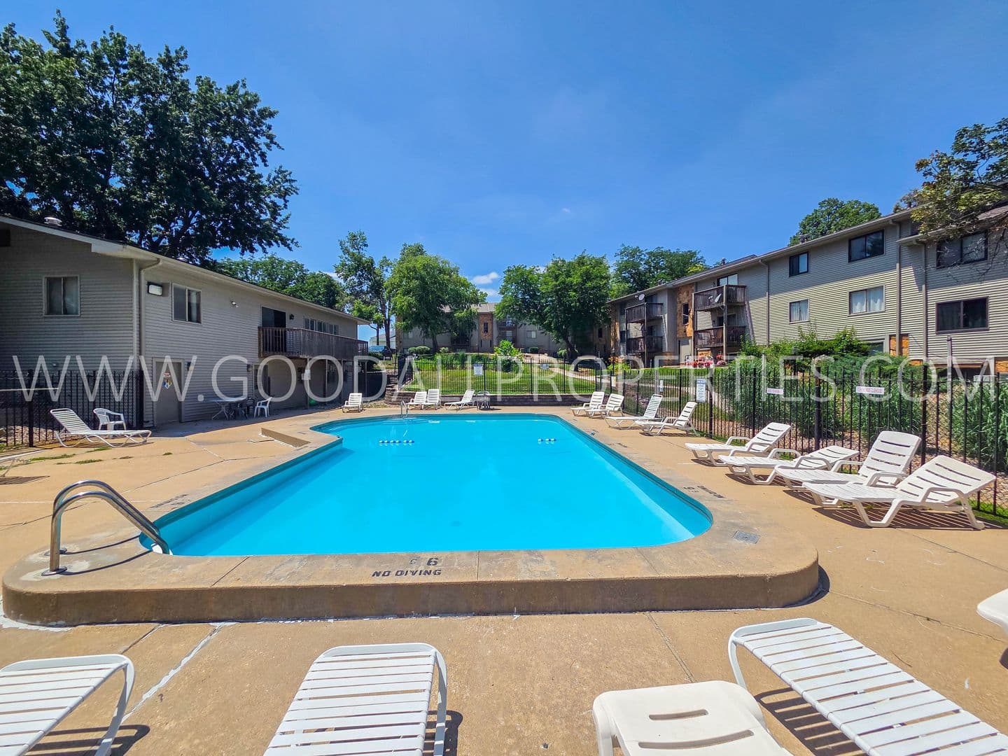 Clive Condo: 9523 University Ave #6