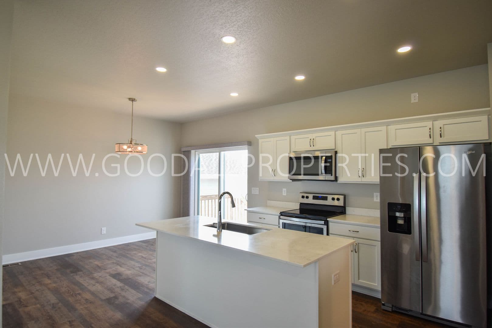 Waukee House: 342 N Warrior Lane