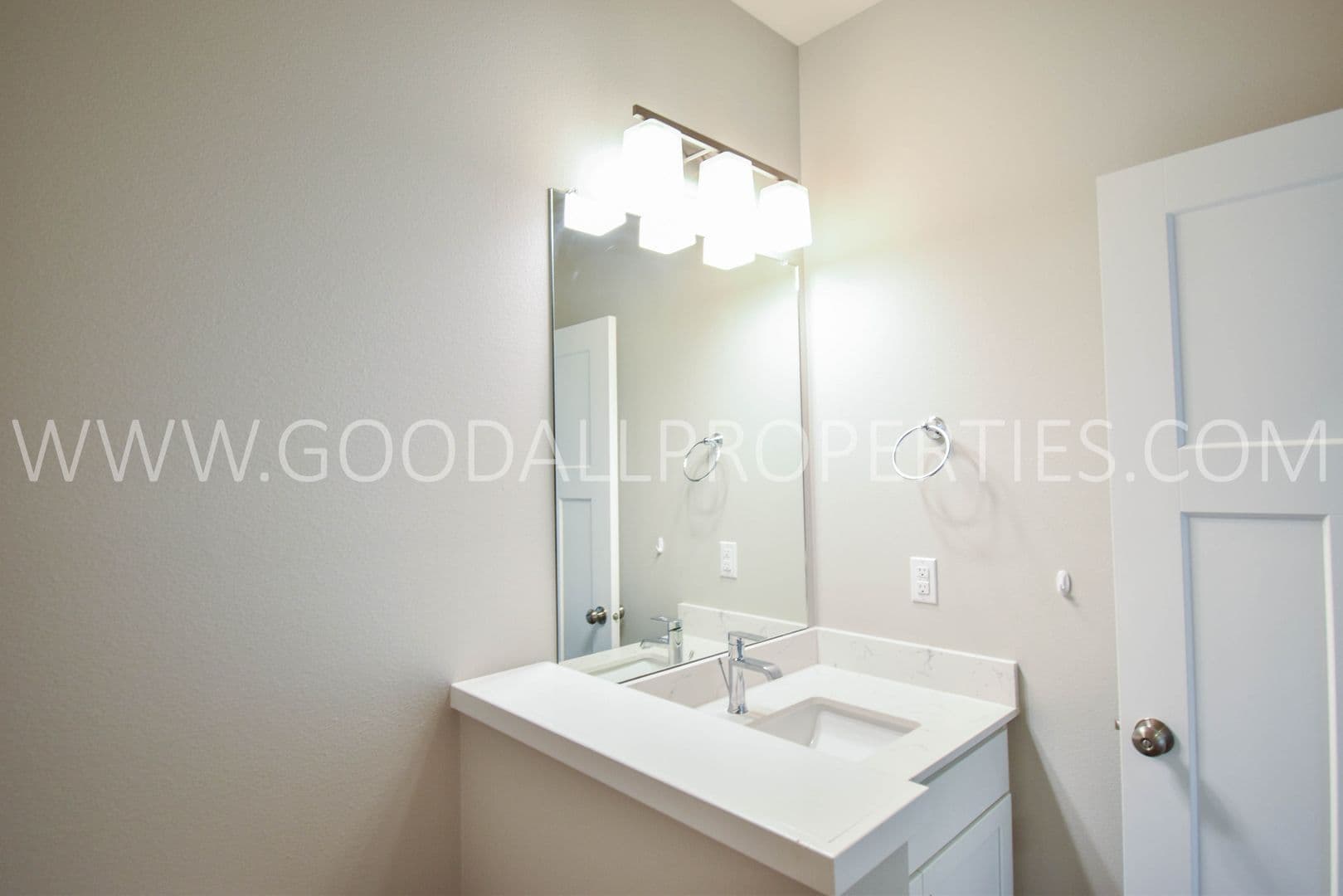 Waukee House: 342 N Warrior Lane