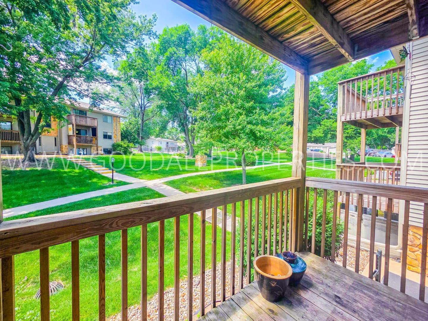 Clive Condo: 9523 University Ave #6