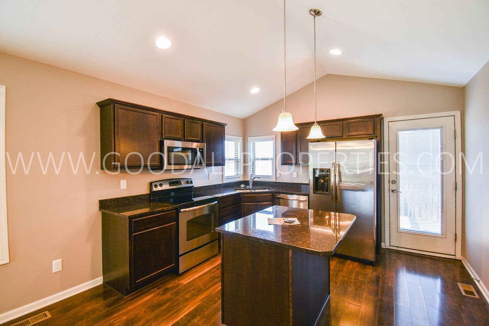 Waukee Townhome: 1255 SE Waddell Way