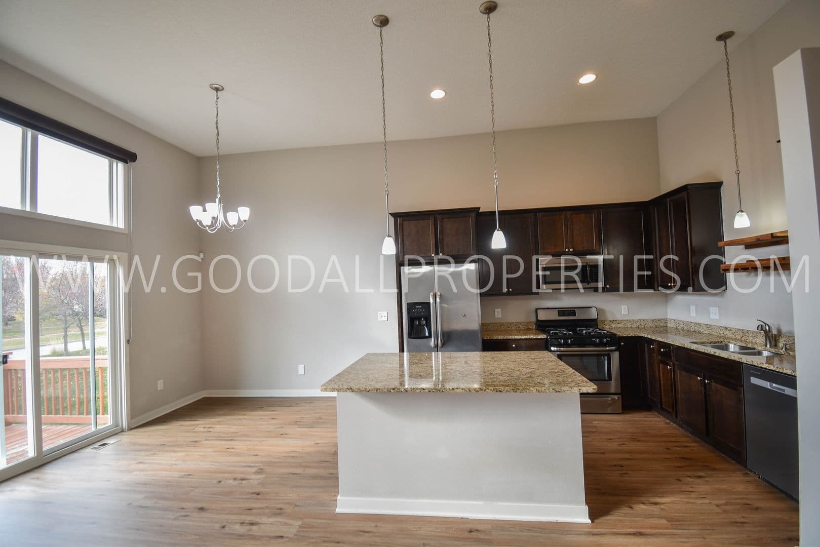 West Des Moines Townhome: 7890 Cottonwood Lane