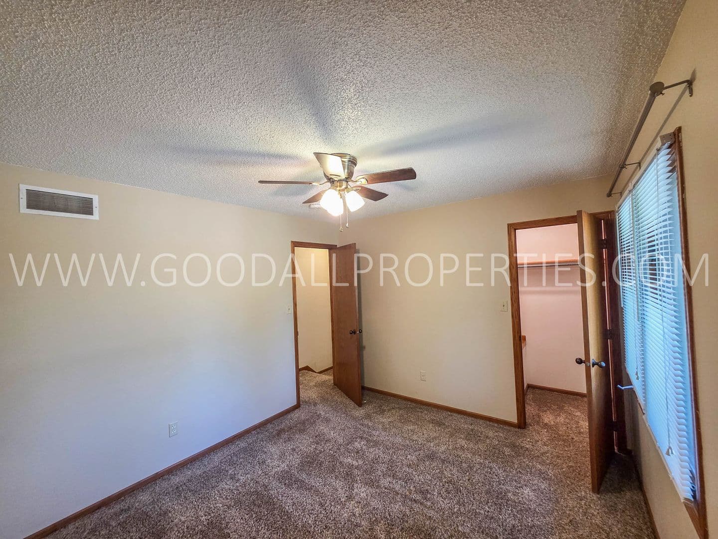 West Des Moines House: 1104 Prairie View Drive