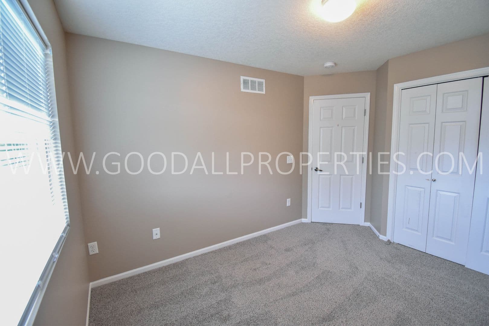 West Des Moines Townhome: 8601 Westown Pkwy #12104