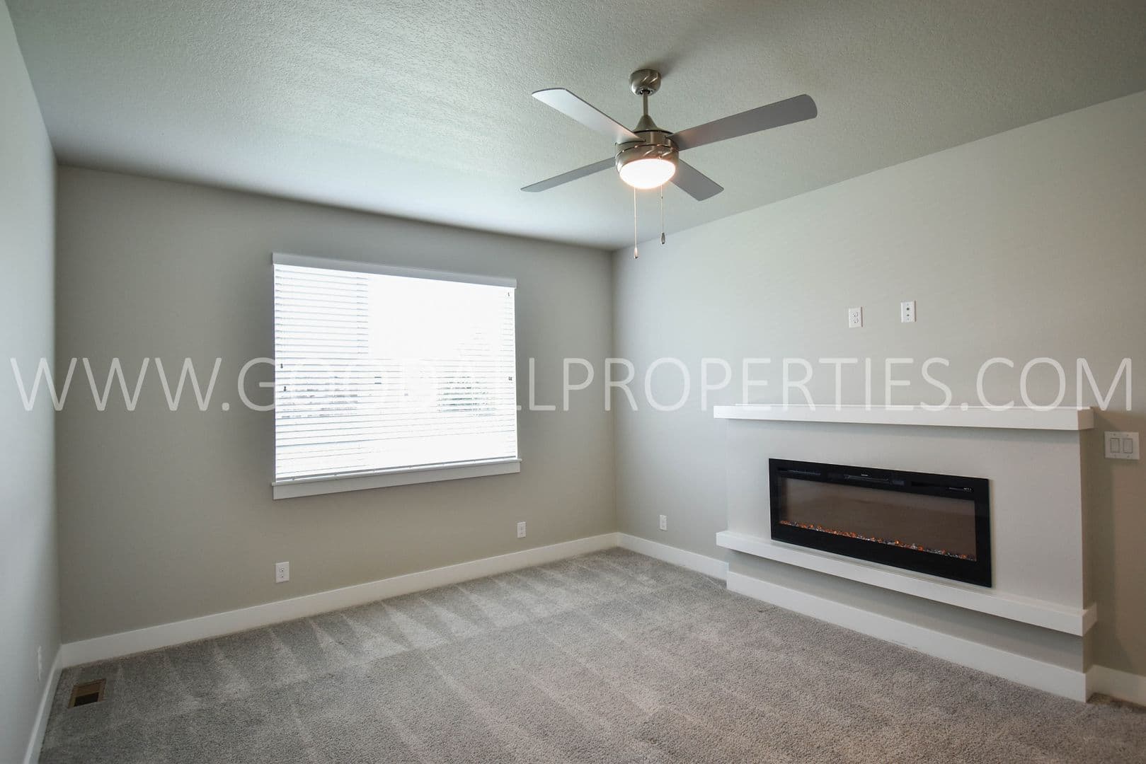 Waukee House: 342 N Warrior Lane