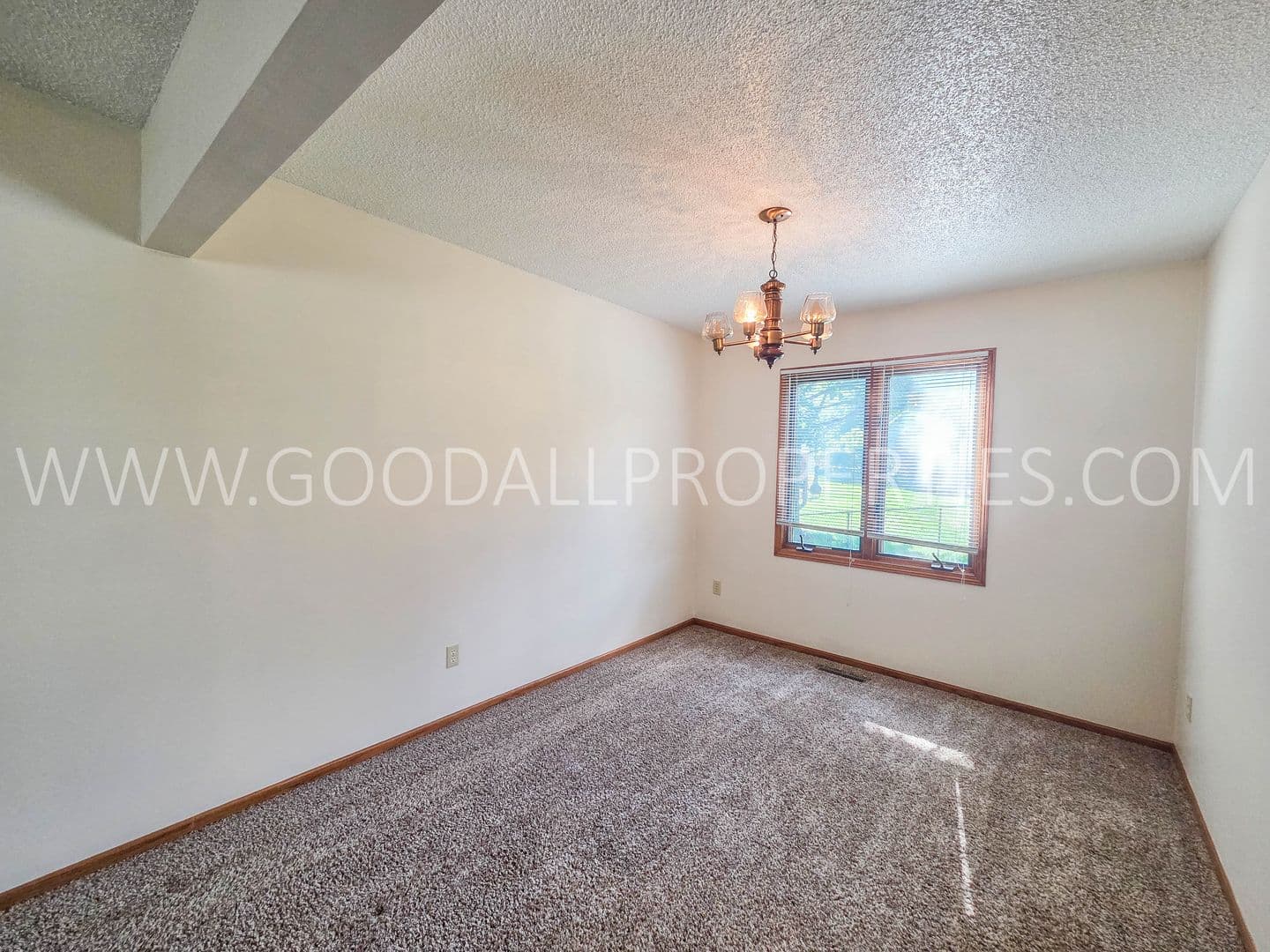 West Des Moines House: 1104 Prairie View Drive