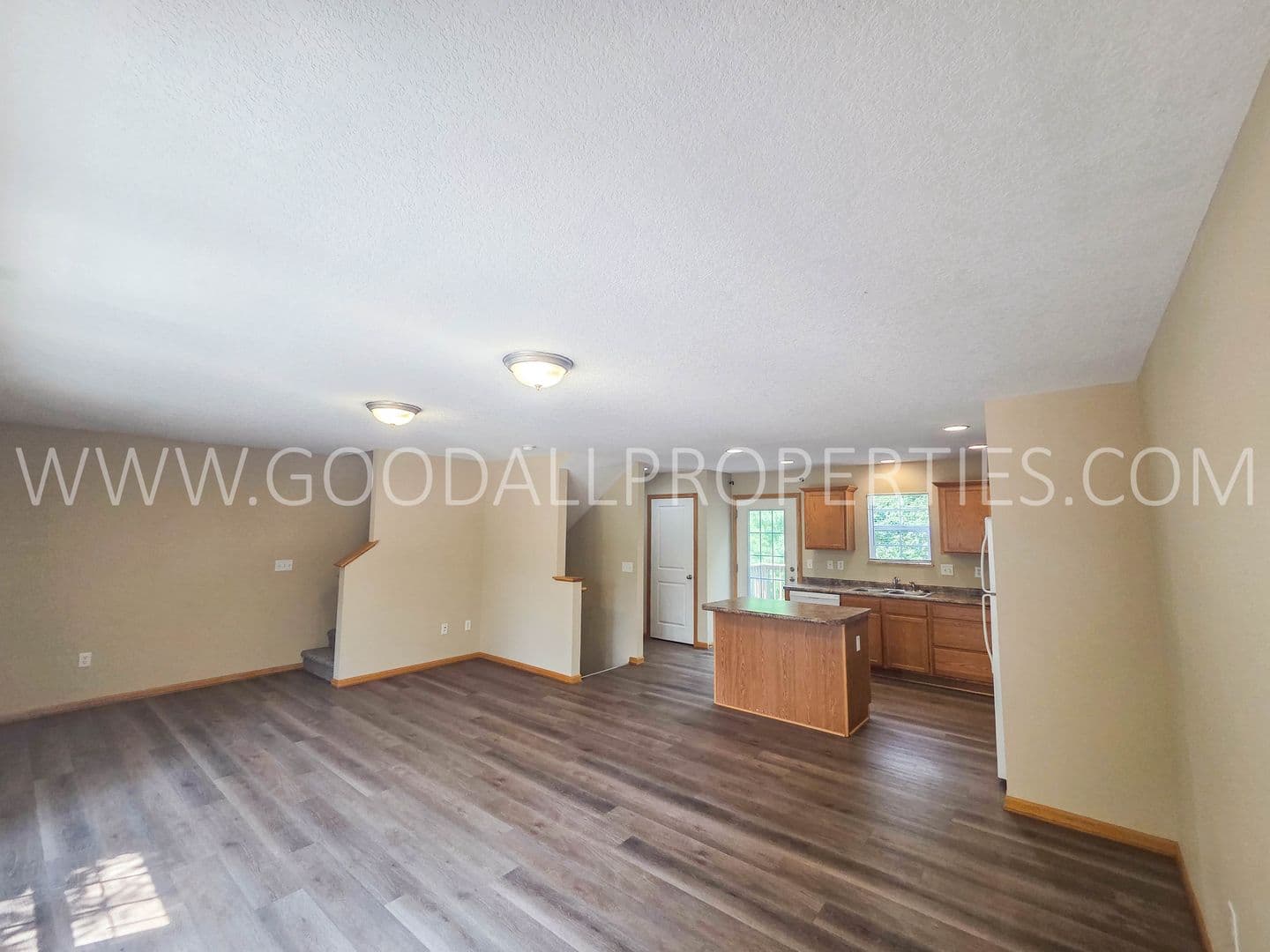Urbandale Townhome: 15305 Townsend Ave