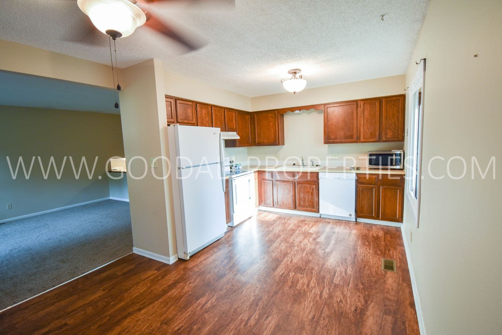 Urbandale House: 9312 Monroe Court