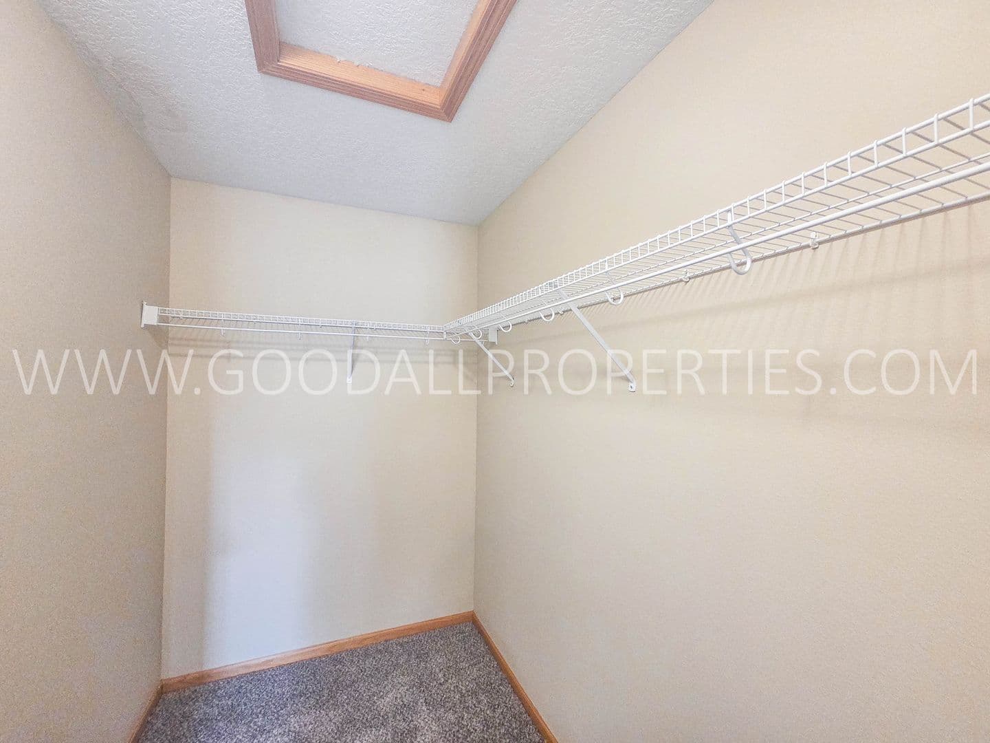 Urbandale Townhome: 15305 Townsend Avenue