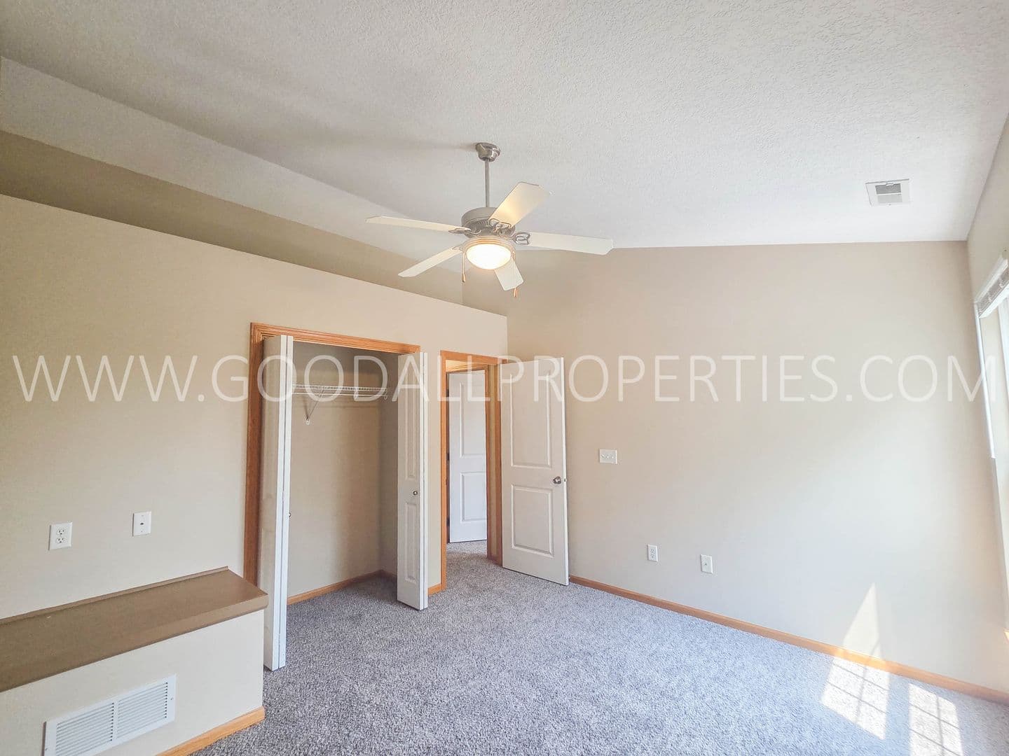Urbandale Townhome: 15305 Townsend Avenue
