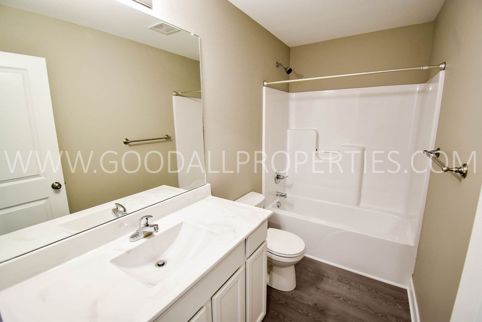 Adel House: 1920 Southbridge Dr