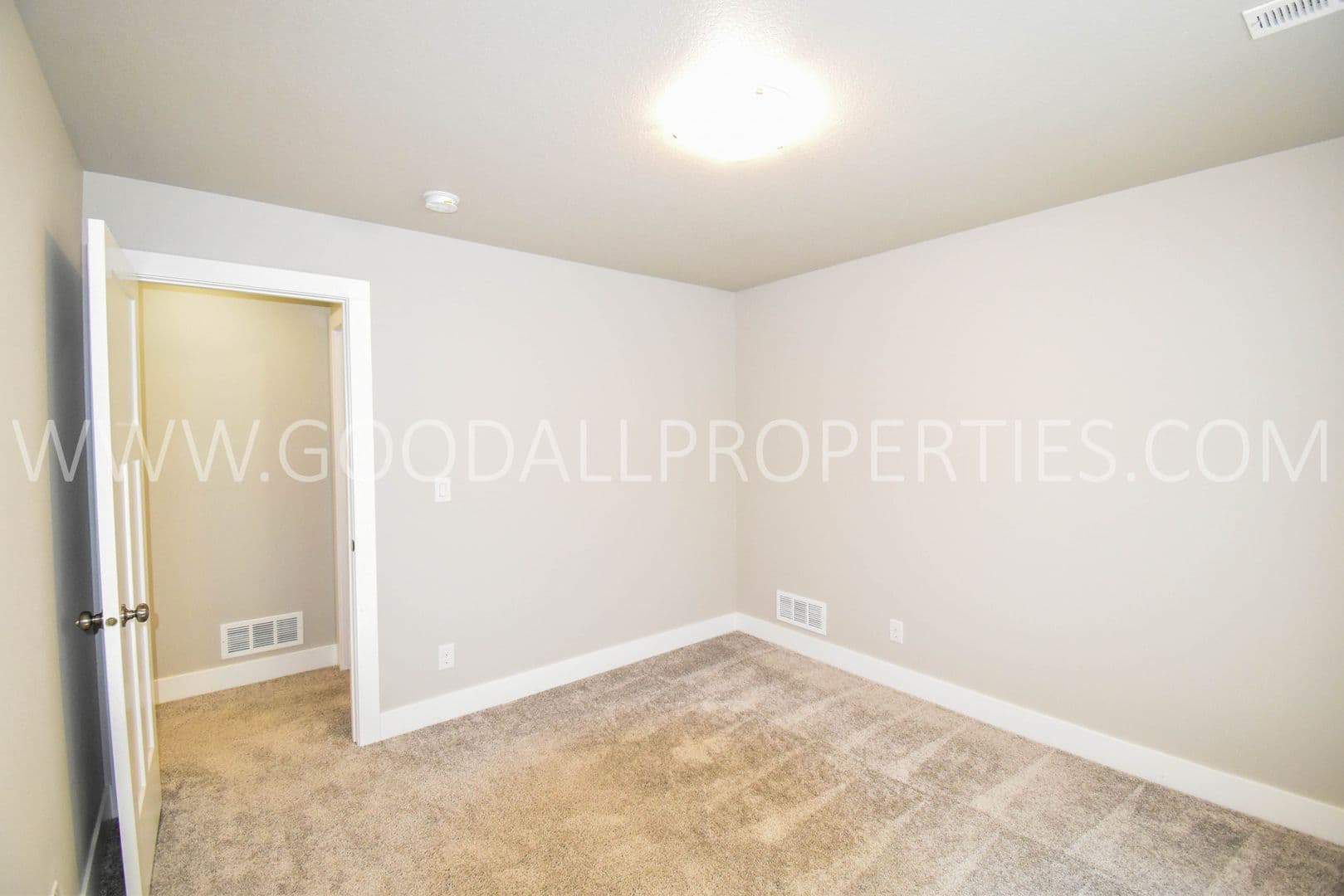 Waukee House: 342 N Warrior Lane