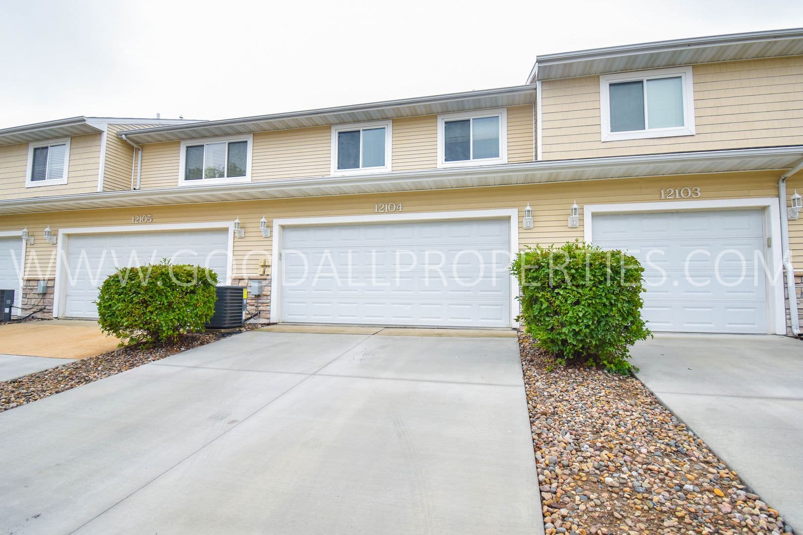 West Des Moines Townhome: 8601 Westown Pkwy #12104