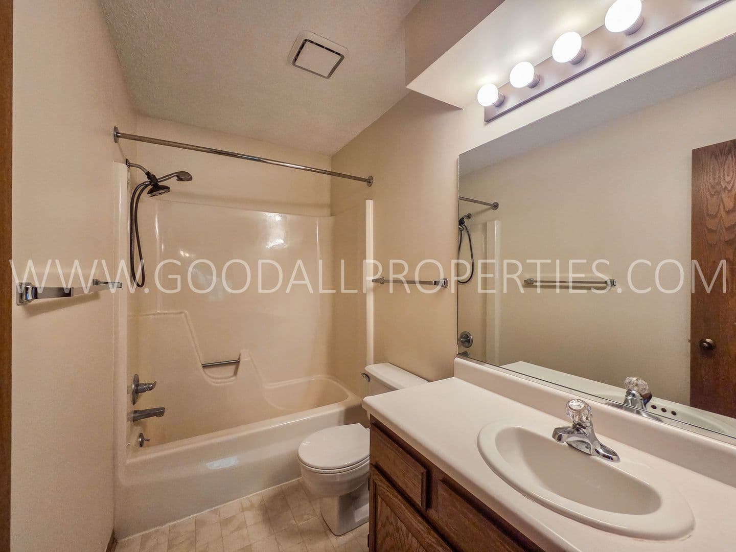 West Des Moines House: 1104 Prairie View Drive