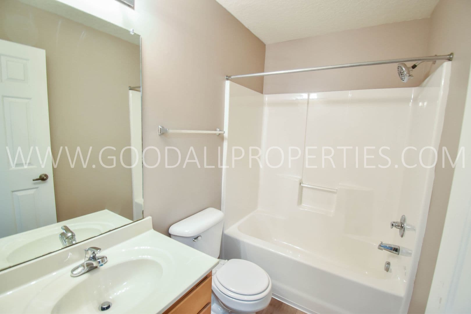West Des Moines Townhome: 8601 Westown Pkwy #12104