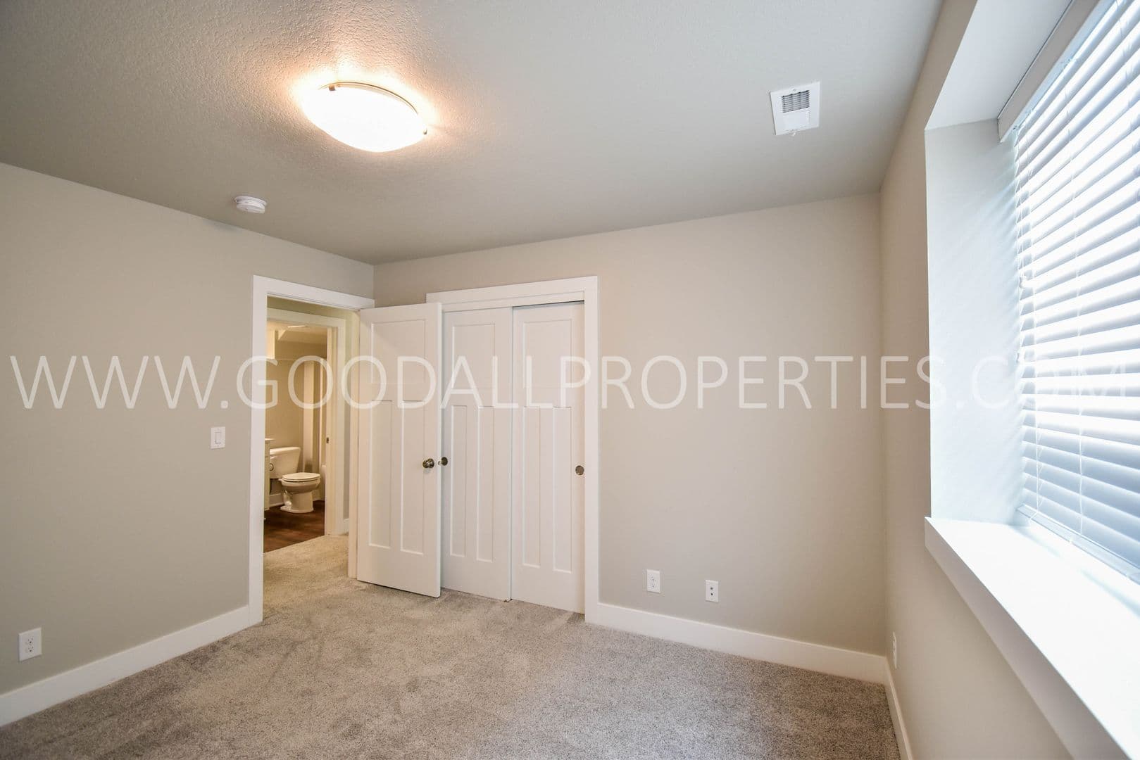 Waukee House: 342 N Warrior Lane