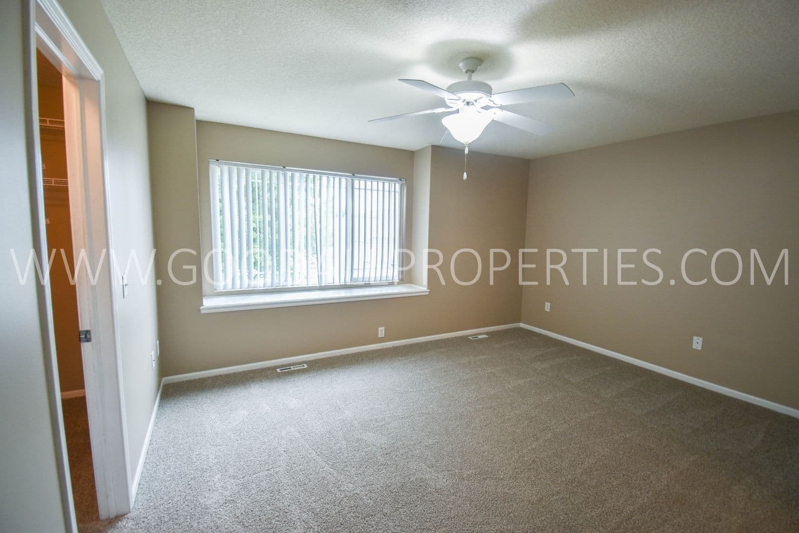 West Des Moines Townhome: 8601 Westown Pkwy #12104